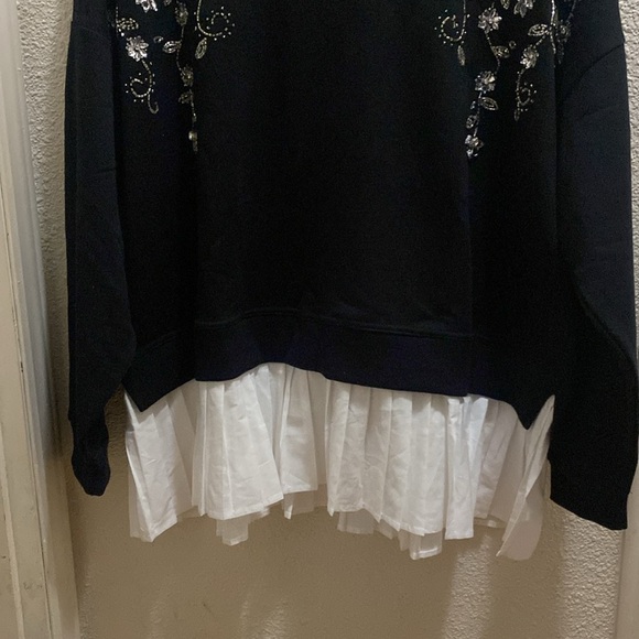 Black V-Neck Sweater with Floral Embroidery XL - Picture 4 of 6